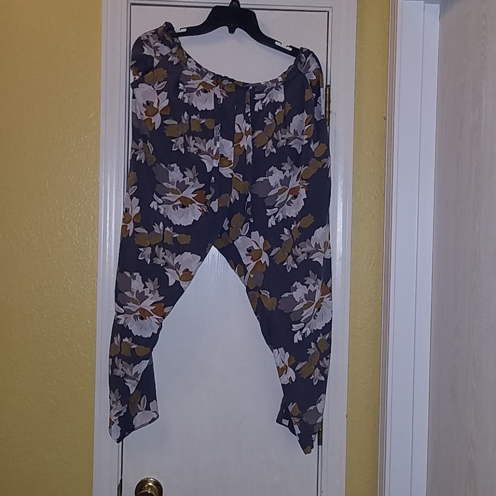 Floral print pants
